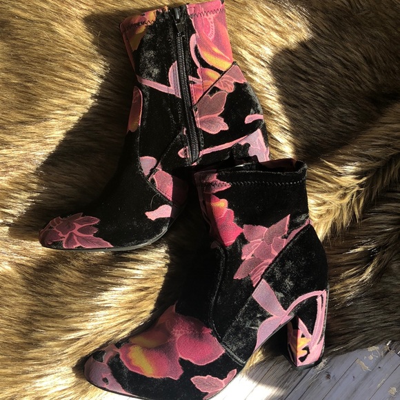 Steve Madden Shoes - STEVE MADDEN FLORAL VELVETY HEELED BOOTIES!